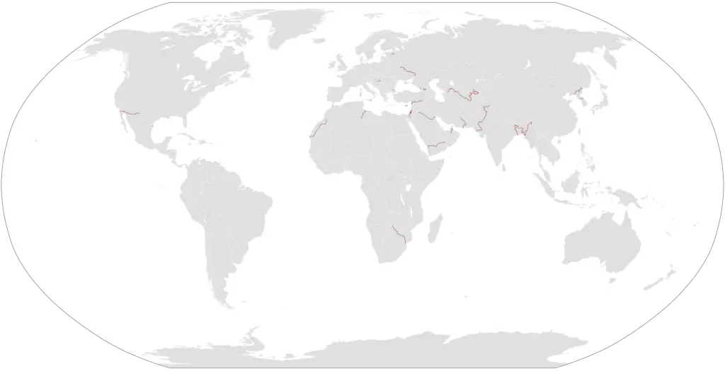 World map of border barriers